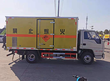 岚山爆破器材运输车